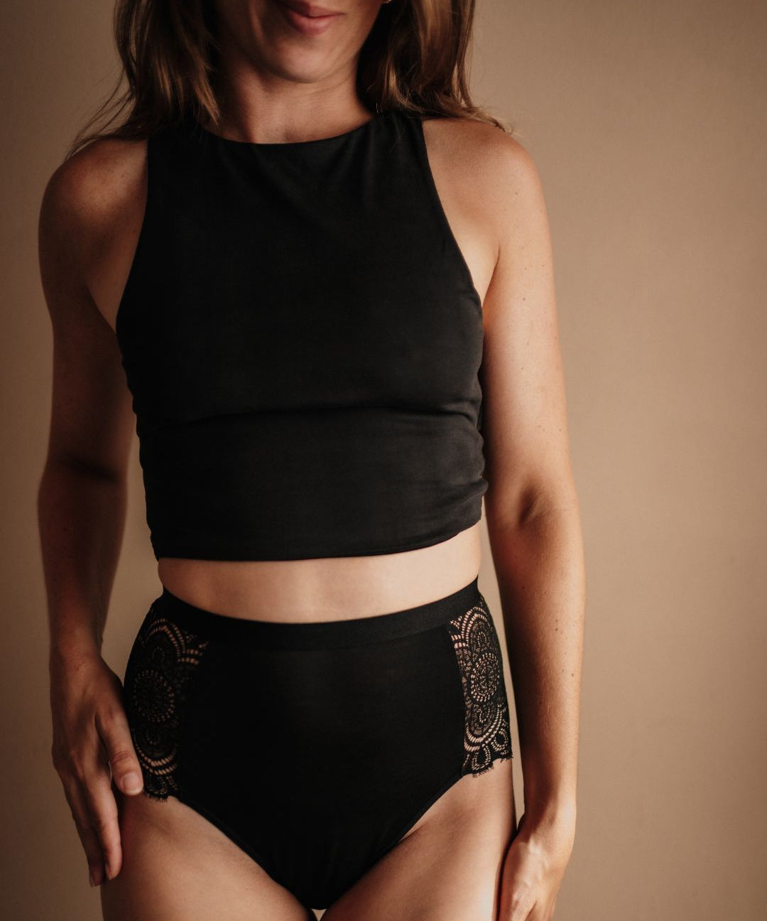 High Waist mit Spitze schwarz