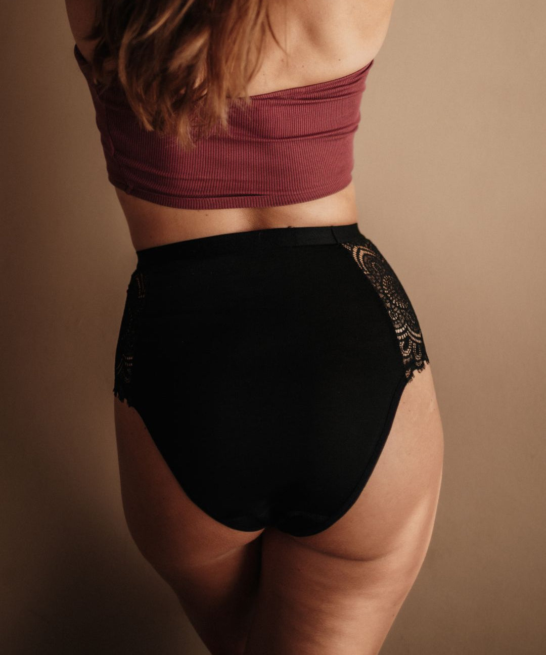 Ausfluss High Waist Spitze schwarz