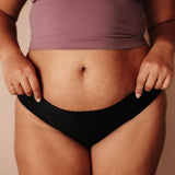 Periodenunterwäsche Seamless Slip Schwarz Medium Detail schwarzes weiches Material ohne Biozide
