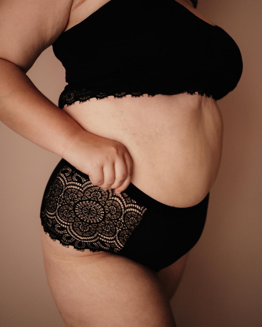 Dessous Set High Waist Bralette schwarz Spitze Detail Naht Spitze weich kein Einschneiden