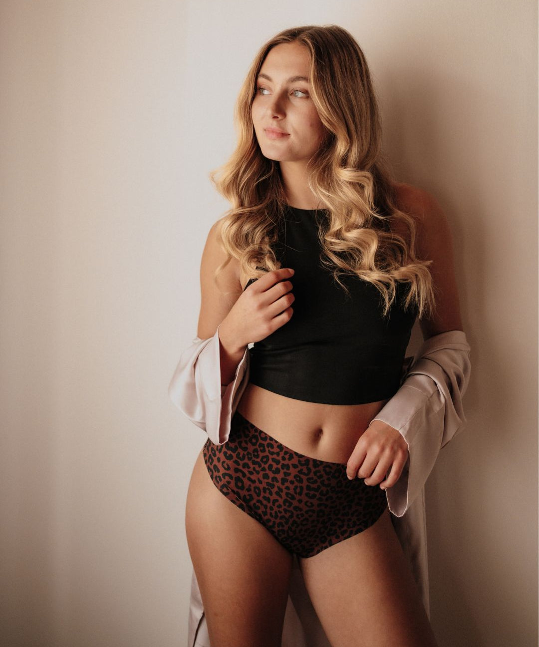 MAE SEAMLESS High Waist chocolate leo - KORA MIKINO - Menstruationsunterwäsche