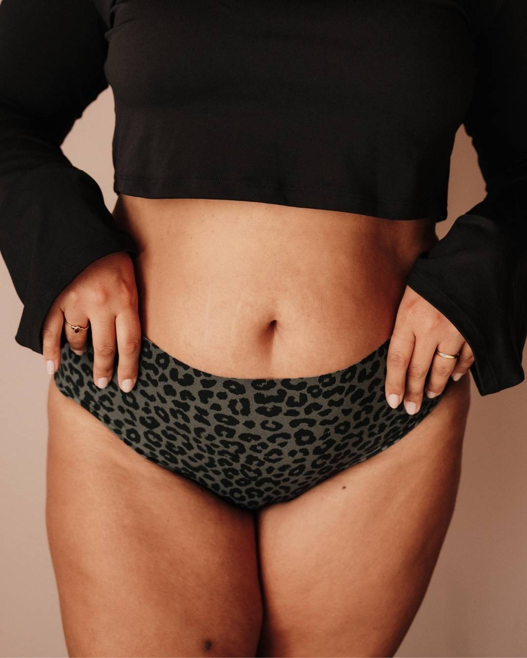 Menstruationsunterwäsche Seamless High Waist Dark Leo Strong Fokus Konfektionsgröße 44/46 Laser Cut