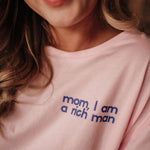 Mom I am a rich man T-Shirt pink & blau - KORA MIKINO - Menstruationsunterwäsche