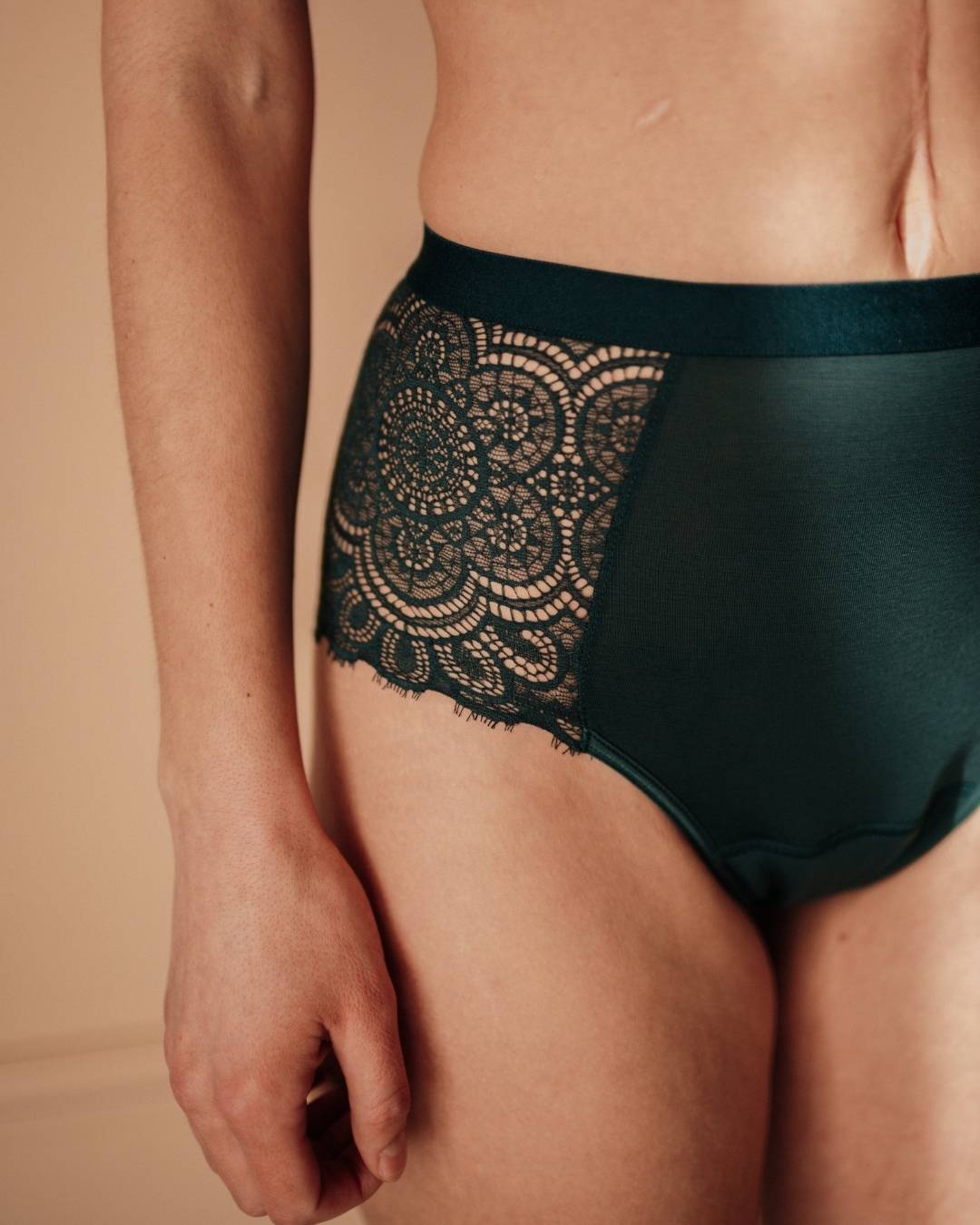 Perioden High Waist emerald grün Material Textur Spitze Bio Baumwolle ultradünner Saugkern