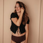 Perioden Panty Nahtlos High Waist Leo Braun Strong getragen Frontansicht hoher Bund sicherer Sitz