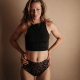 Periodenunterwäsche Leo High Waist Bio Baumwolle Extra Strong Frontalansicht zuverlässiger Nachtschutz
