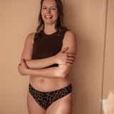Periodenunterwäsche Leo Slip Bio Baumwolle Extra Strong am Model Gr 40 klassische Passform