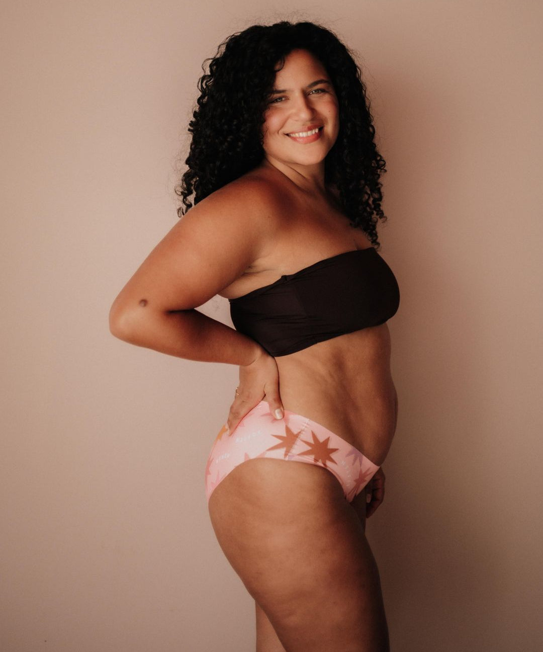 Seamless Periodenunterwäsche Pinker Slip mit Sternen flacher Seitensteg für unsichtbaren Halt unter Kleidung