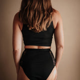 Periodenunterwäsche Spitze High Waist Schwarz Strong Rückansicht breiter Komfortbund PETA approved