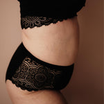 Periodenunterwäsche Spitze High Waist Schwarz Strong seitlich spitzenverziert verlängerte Leibhöhe