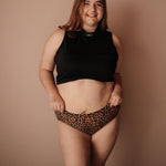 Seamless Periodenunterwäsche Leo High Waist Strong Frontansicht Model Gr 44/46 hoher Bund sanfter Halt