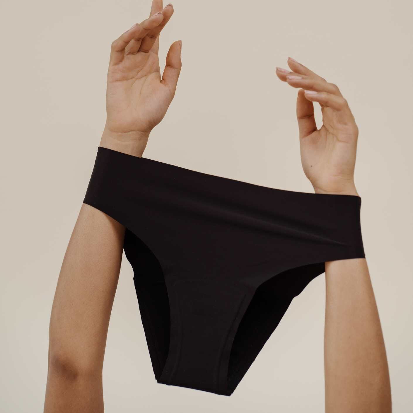 NELLIE SEAMLESS Slip schwarz - KORA MIKINO - Menstruationsunterwäsche