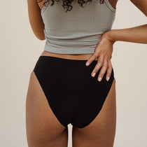 NELLIE SEAMLESS Slip strong schwarz - KORA MIKINO - Menstruationsunterwäsche